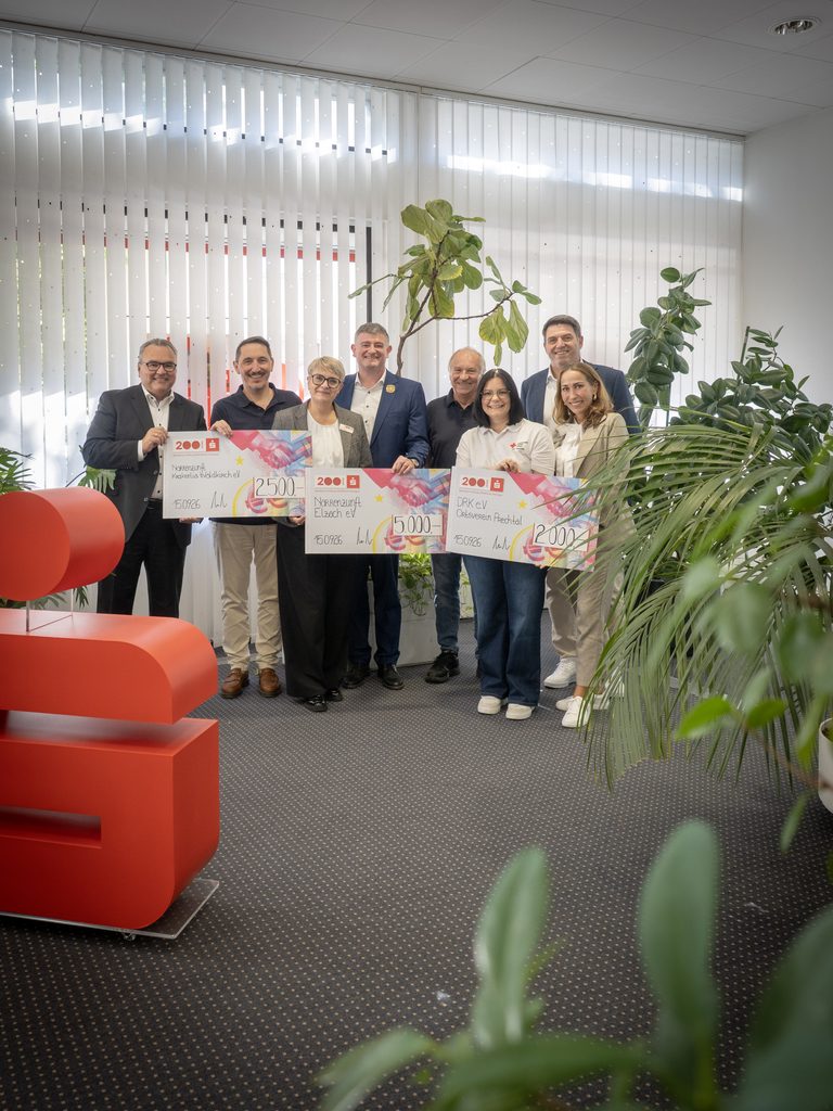 Sparkasse spendet 9.500 Euro für DRK und Narrenzünfte im Elztal