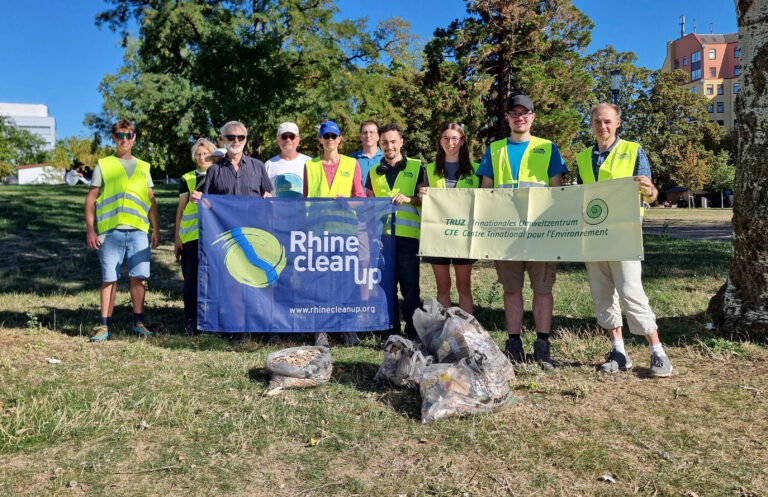 Müllsammelaktion in Weil am Rhein: Unzählige Kippen im Rheinpark