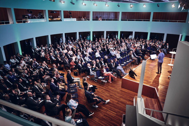 Freiburg: Mittelstandskongress im Oktober setzt auf KI und Wandel