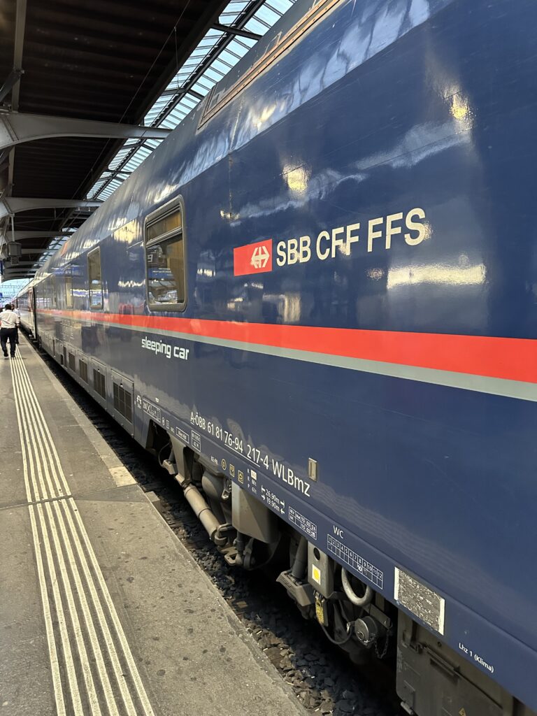 Nach Oberleitungsschaden auf der Rheintalbahn: 700 Reisende saßen bei Riegel & Kenzingen fest