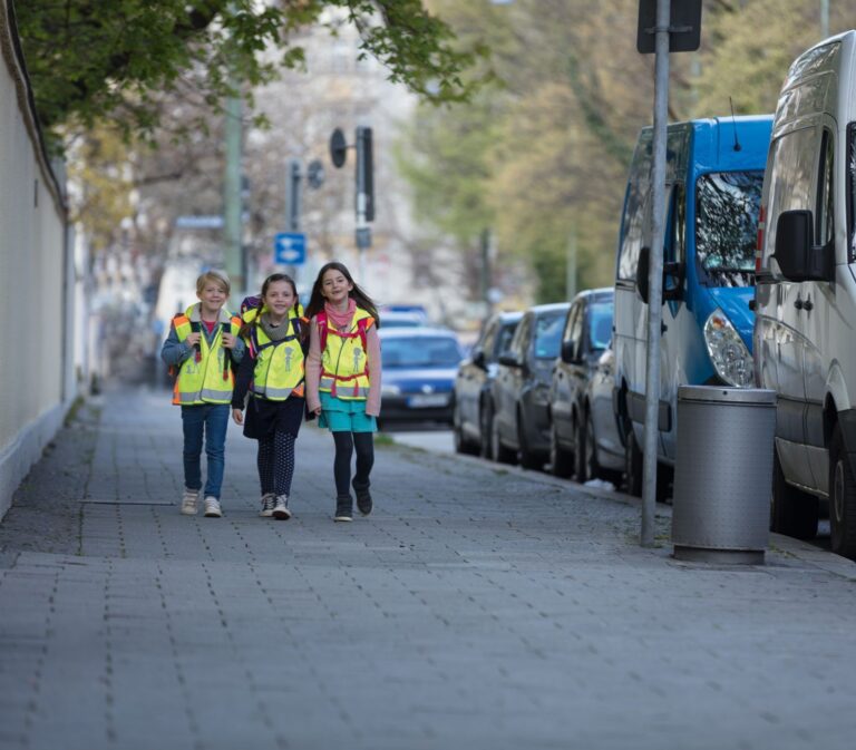Schulstart: ADAC Südbaden warnt vor Gefahren auf Schulwegen