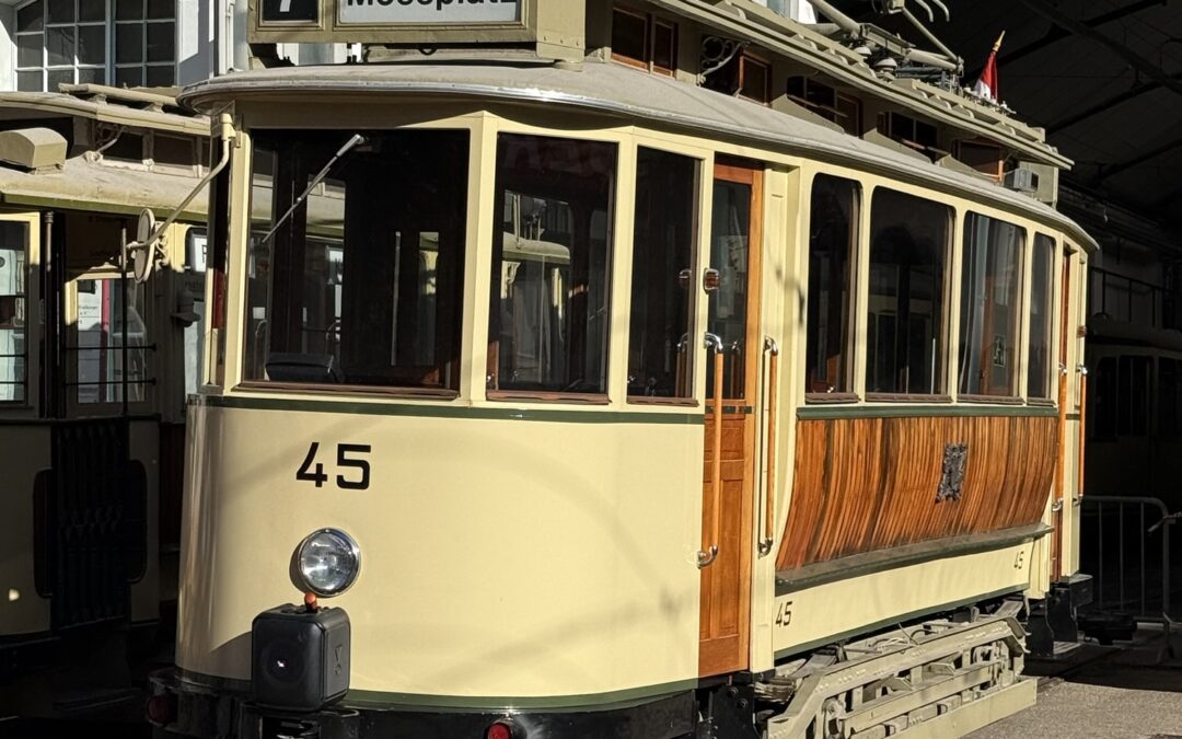 Freiburg: Begeisternde Einblicke in 125 Jahre Straßenbahn bei Jubiläumsfest
