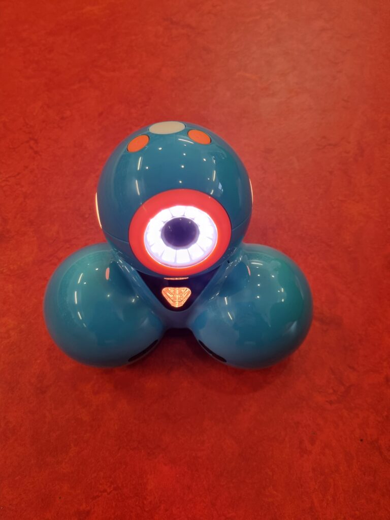 Lahr: Kinder können in der Mediathek Roboter programmieren