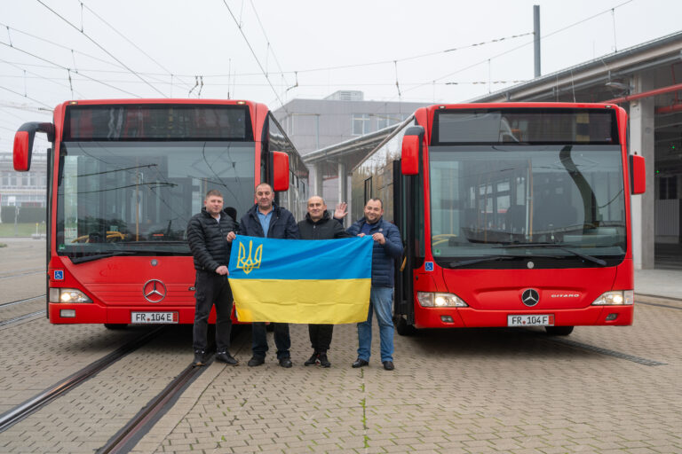 Freiburg spendet zwei VAG-Busse an ukrainische Partnerstadt Lviv
