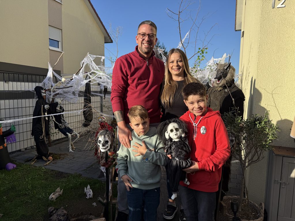 Eschbach: Halloweenhaus lockt dieses Jahr mit Drachen, Skeletten und Gruselwald