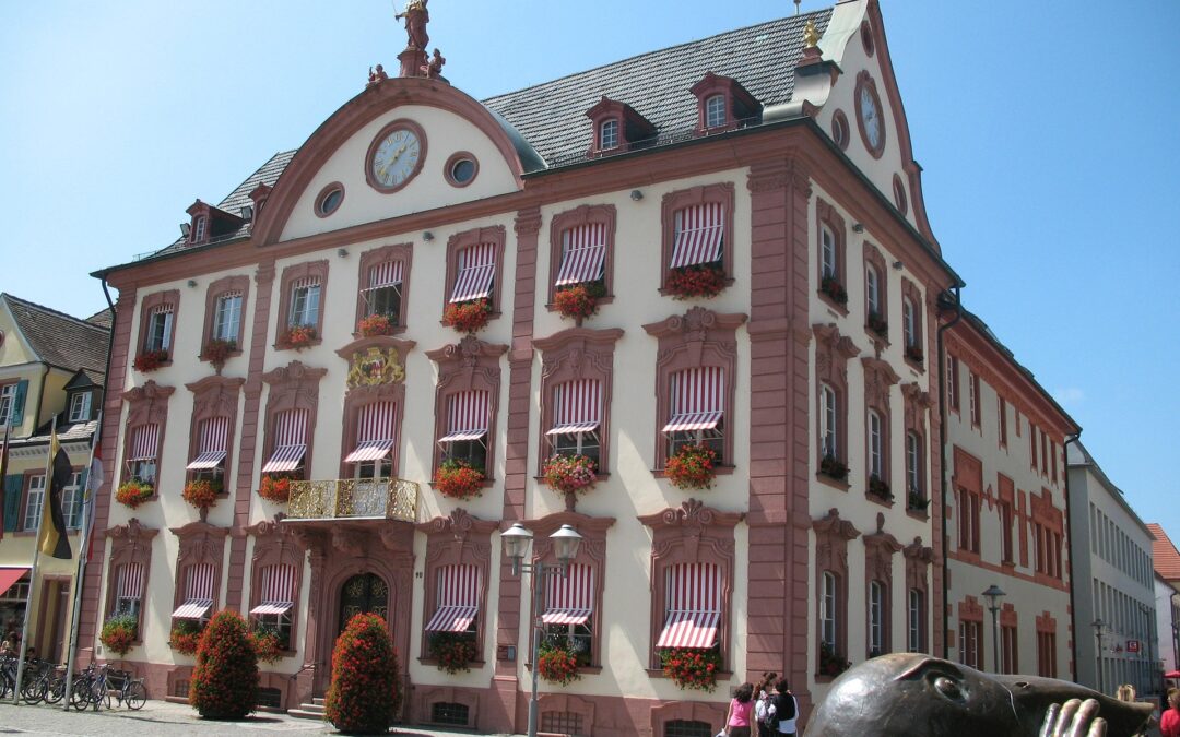 OB-Wahl in Offenburg: Sieben Kandidaten wollen ins Rathaus