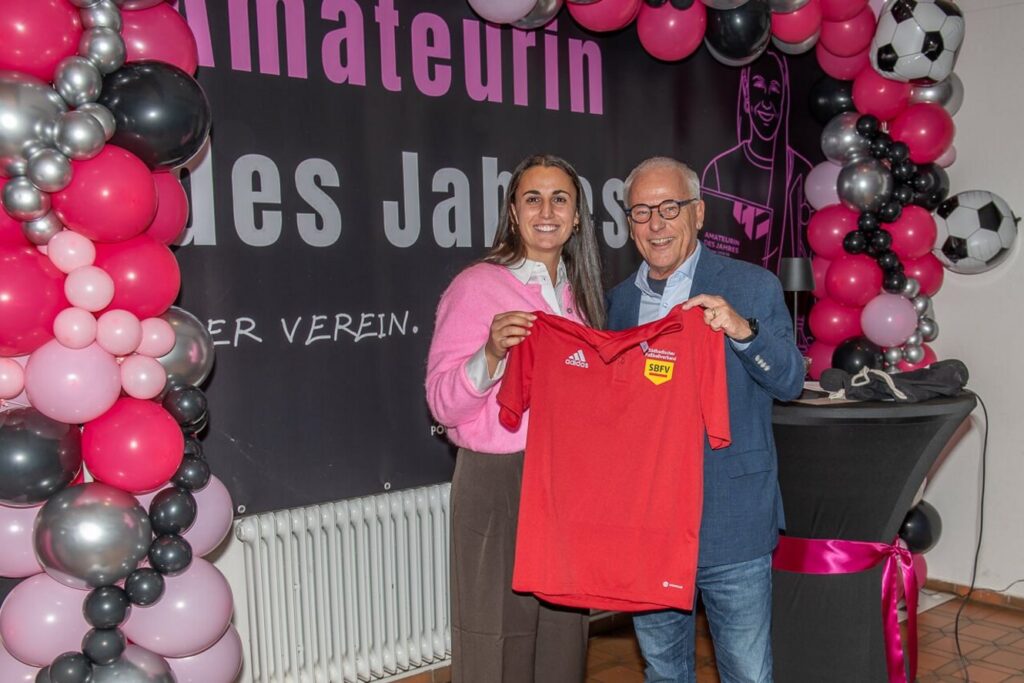 Heitersheim: DFB ehrt Clara Fünfgeld als Amateurin des Jahres