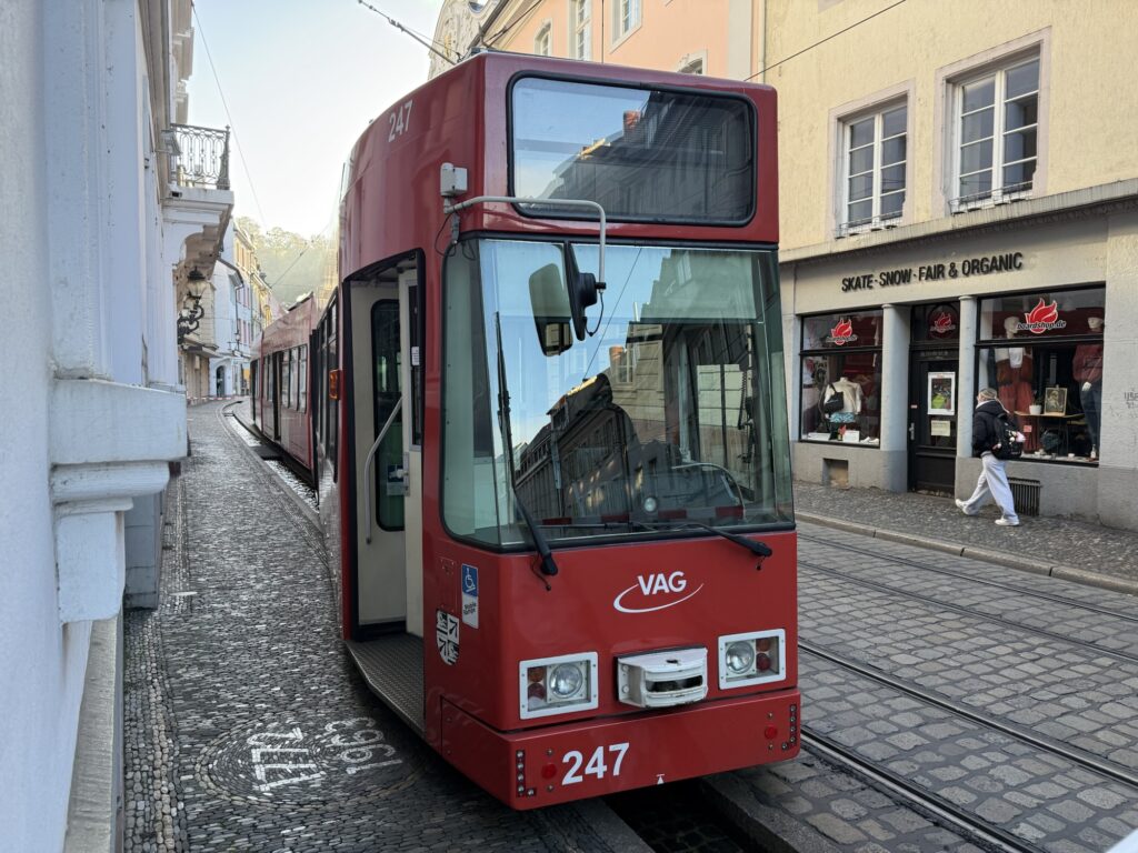 Freiburg: Erneut entgleist eine Straßenbahn in der Salzstraße