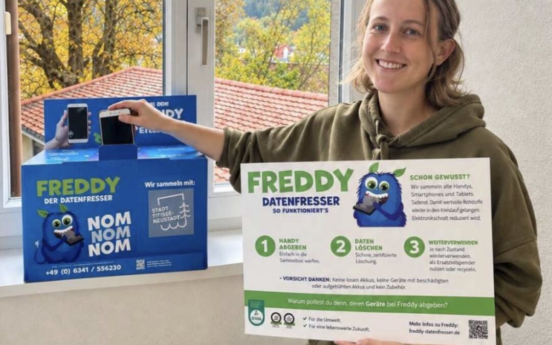 Titisee-Neustadt sammelt alte Handys mit „Freddy“ Sammelbehälter