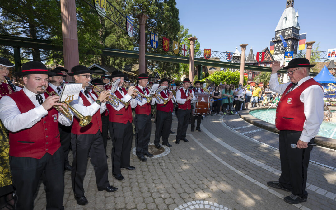 Europa-Park: Trabis und 1.000 Trachtenträger dieses Wochenende